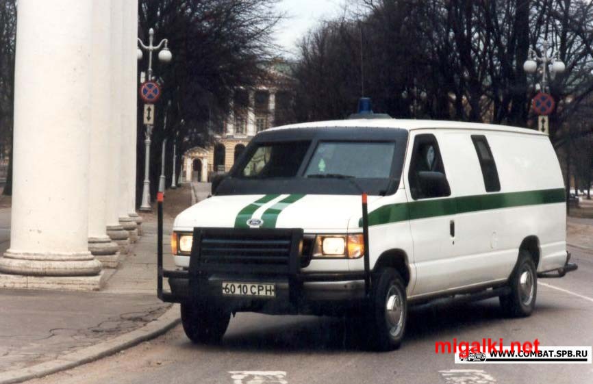 Броневик Ford Econoline